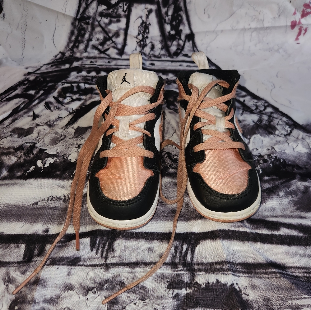 Air Jordan 1 Mid TD 'White Light Madder Root'